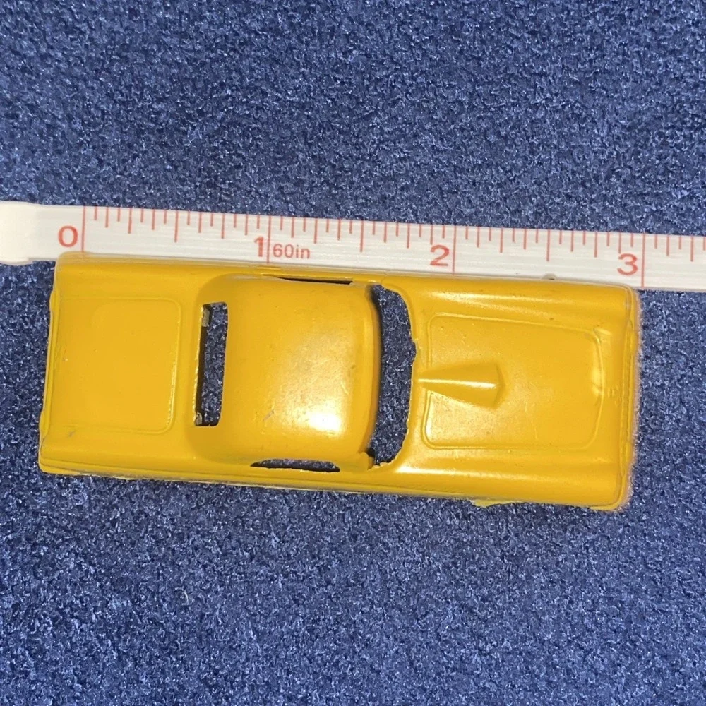 1956 Tootsietoy Ford Thunderbird in yellow made in‎ USA Used Condition VINTAGE